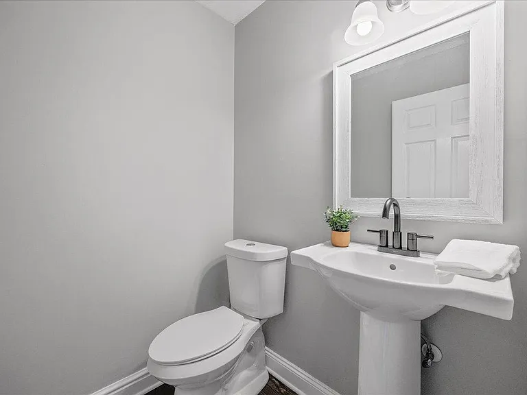 3251 Grandview Rd — Photo 13