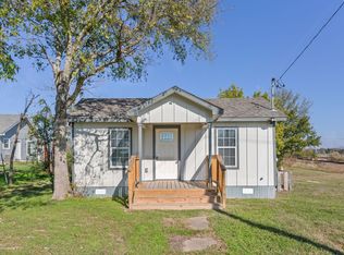 603 E 3rd St, Taylor, TX 76574