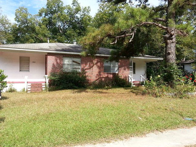1st image of 1353 Goff Ave