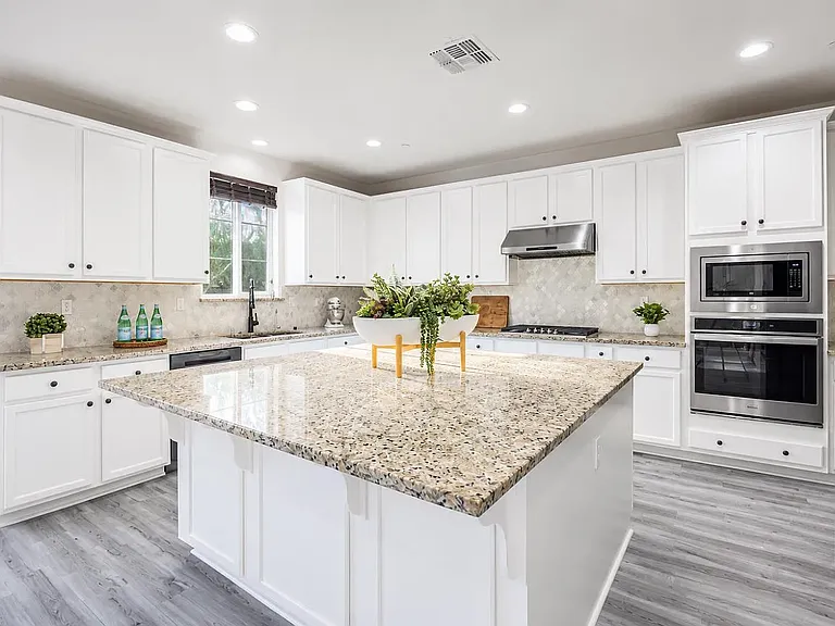 1837 S La Barbera Ave — Photo 12