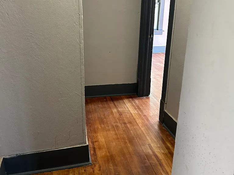 3204 Cuming St #B — Photo 2