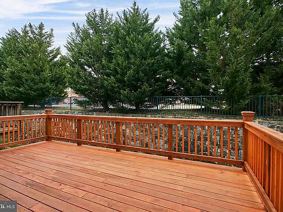 Large Private, Rear Deck