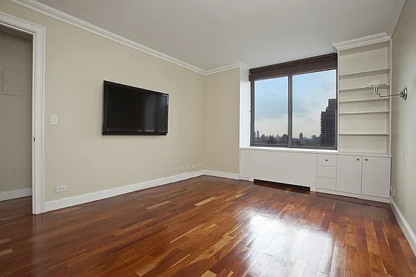 Rented by Corcoran | media 26