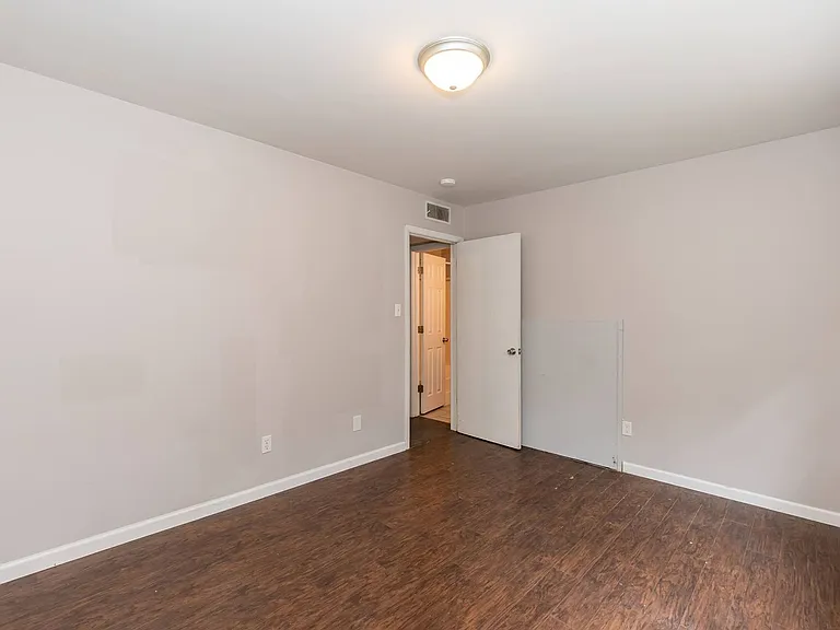 Woodard Street Apartments — Photo 13