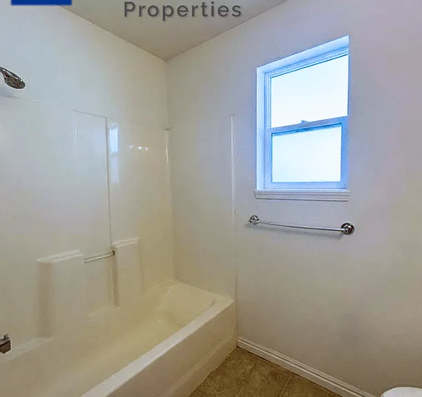 465 Taft — Photo 31