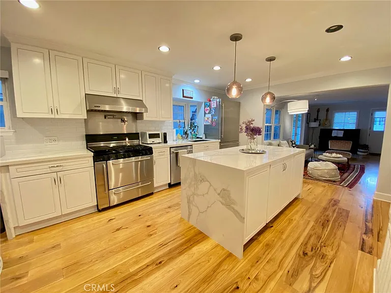 518 Westminster Ave — Photo 5