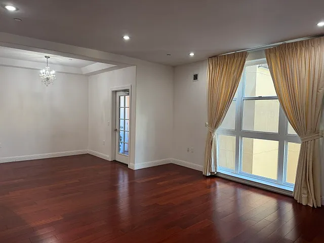 151 El Camino Real — Photo 2