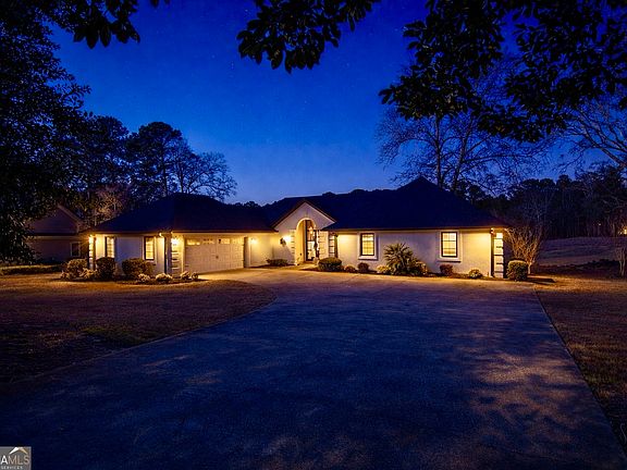 4th image of 1091 Fairway Ridge Rd