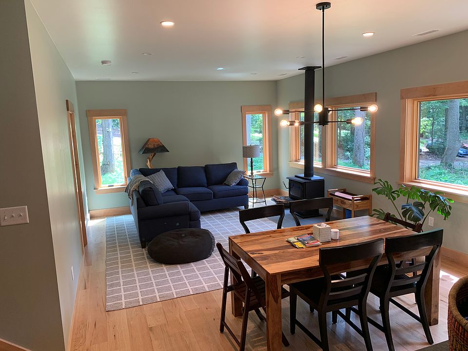 1st image of 118 Sunshine Ln