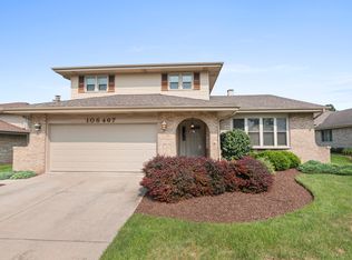 10S467 Rutgers Ct, Downers Grove, IL 60516