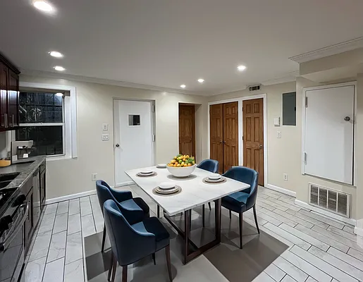 Rented by Mae Equities | media 4