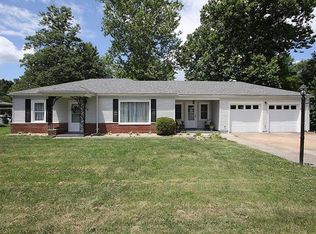 24 Pine Trl, Fairview Heights, IL 62208