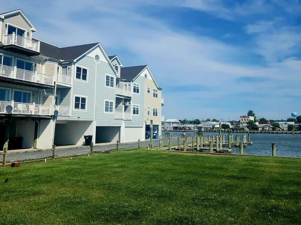 6155 Marsh Island Dr, Chincoteague Island, VA 23336
