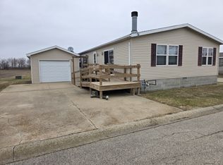 106 Champion Dr, Chenoa, IL