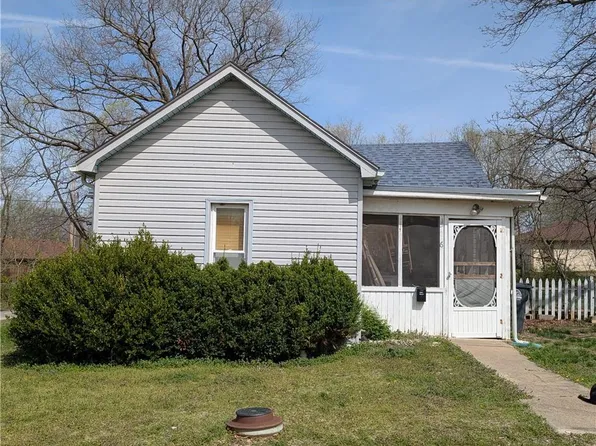 506 W 3rd St, Holden, MO 64040