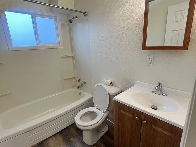 7865 Valley Rd NE — Photo 26