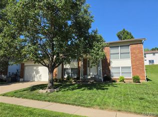 12137 Glenpark Dr, Maryland Heights, MO 63043