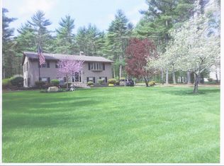 25 Randall Rd, Rochester, MA 02770