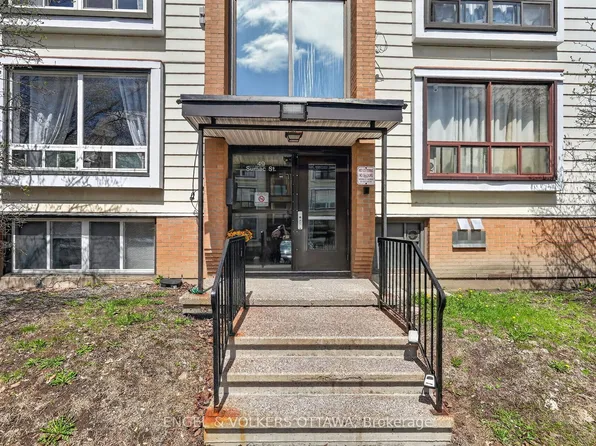 49 Sumac St #9, Ottawa, ON K1J 7T7
