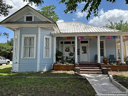 203 Devine St Photo 1