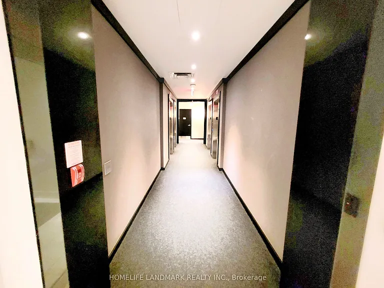 30 Roehampton Ave #3110 — Photo 11