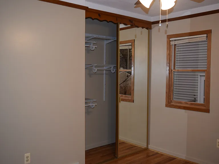 1140 Hull Ave — Photo 8