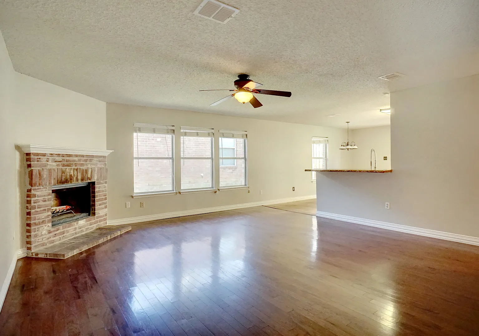 Very Nice and Updated Home — Photo 3