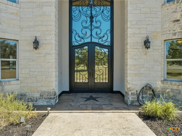 200 Oak Forest Dr, Buda, TX 78610