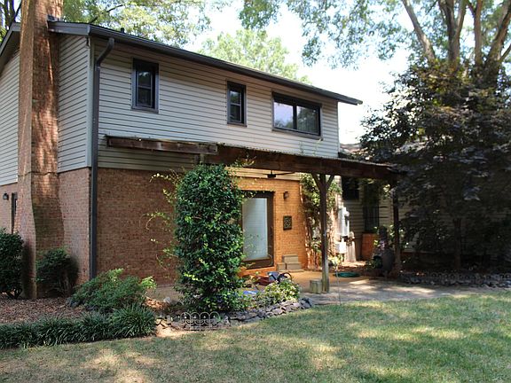 Private patio with view of the back garden.