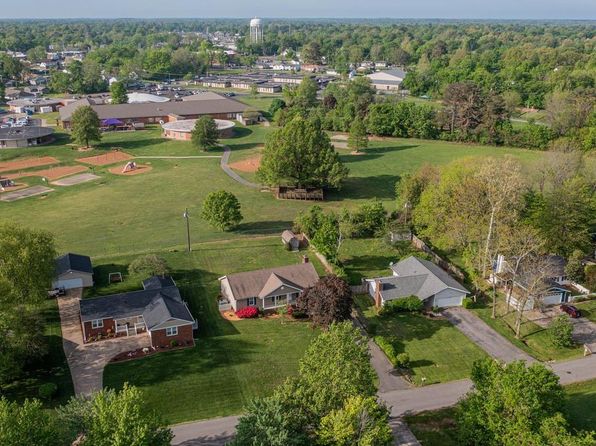 140 Canon Dr, Paducah, KY 42001