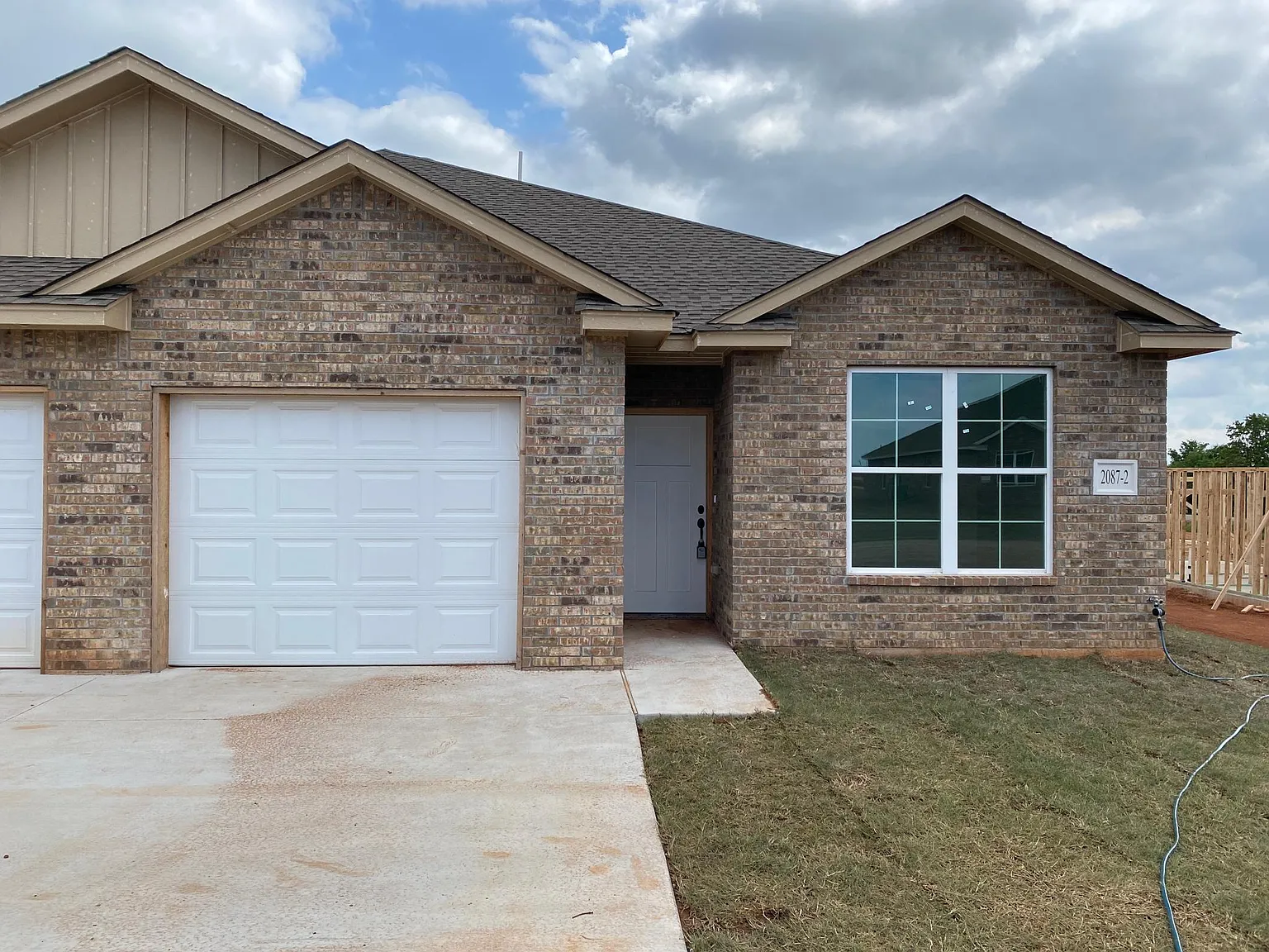 3 bed, 1438 sqft, $1,500 — Photo 1