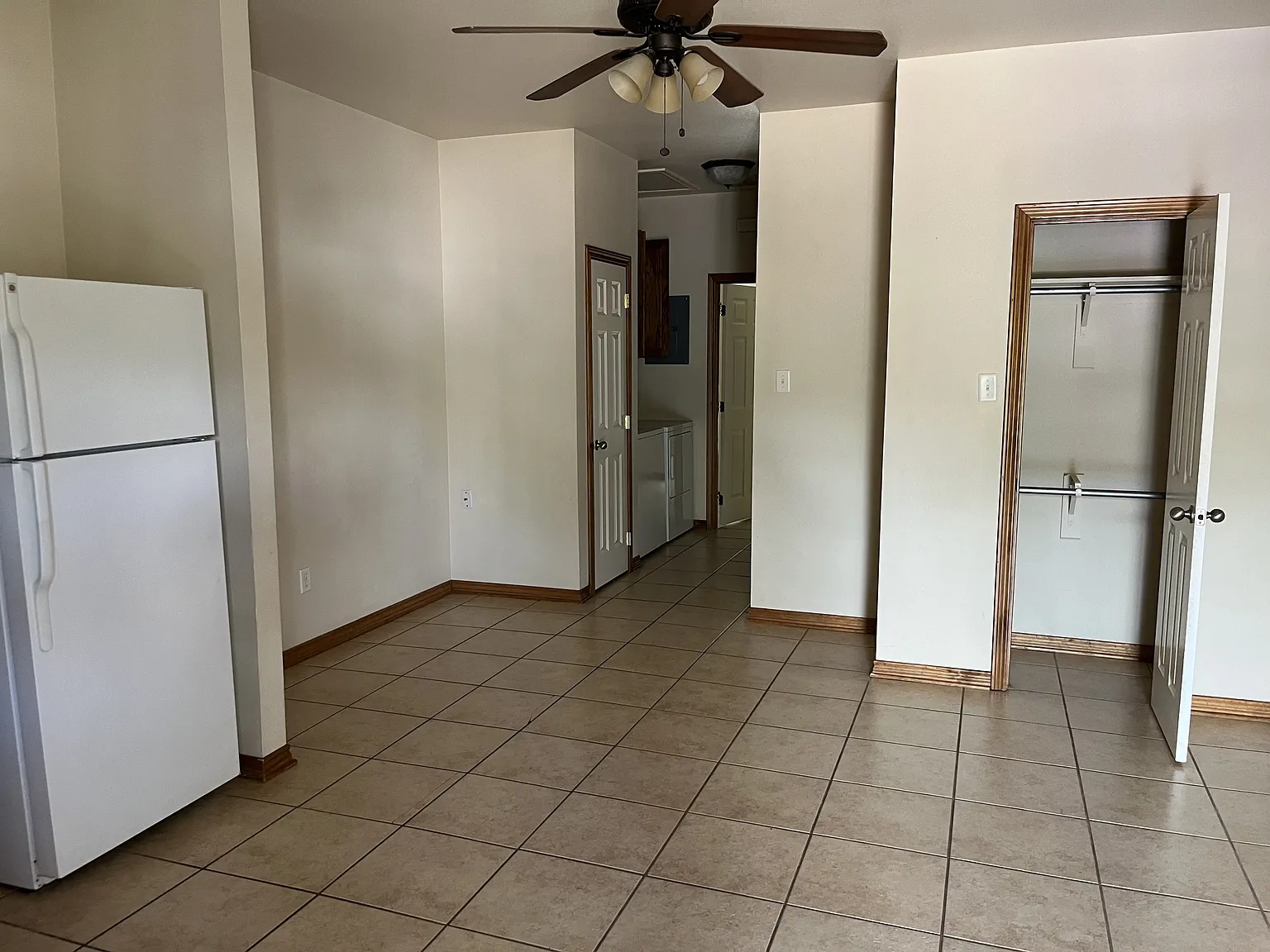 The Plaza - 1708 Monroe Apt 203 — Photo 4
