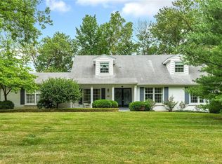 12321 Borcherding Ln, Saint Louis, MO 63131