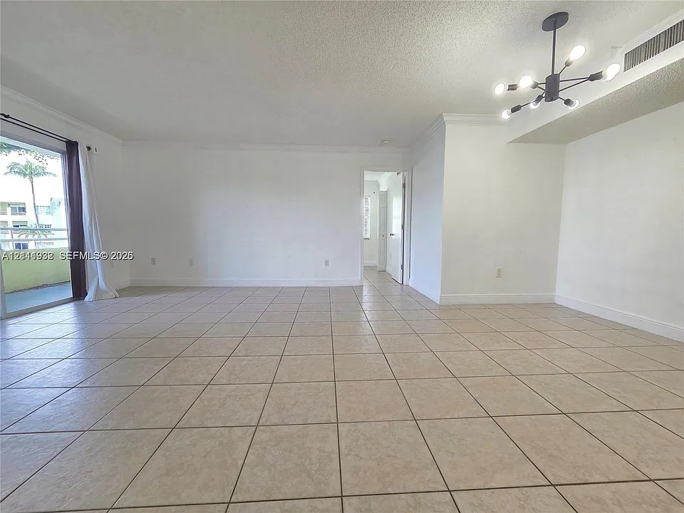 10765 SW 108th Ave #201