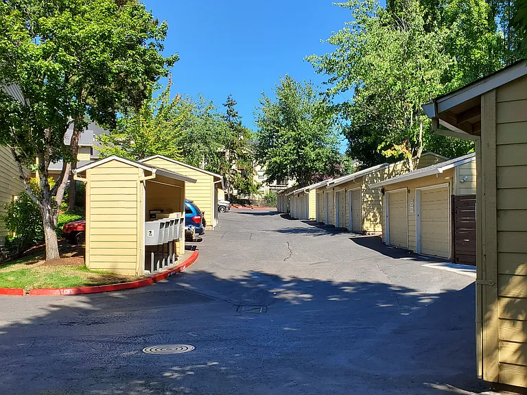 Wellington Estates — Photo 43