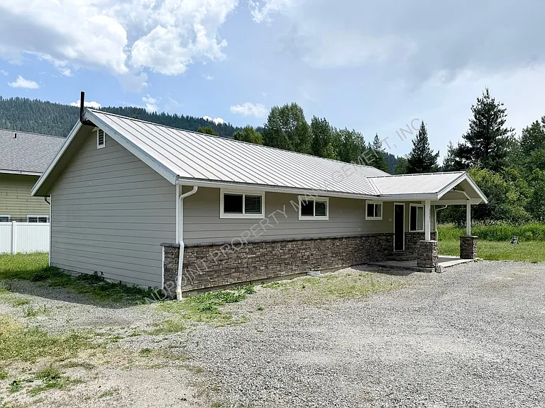 2087 Lower Pack River Rd — Photo 6