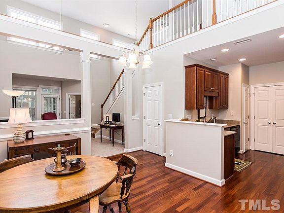 4th image of 410 Bartlett Cir