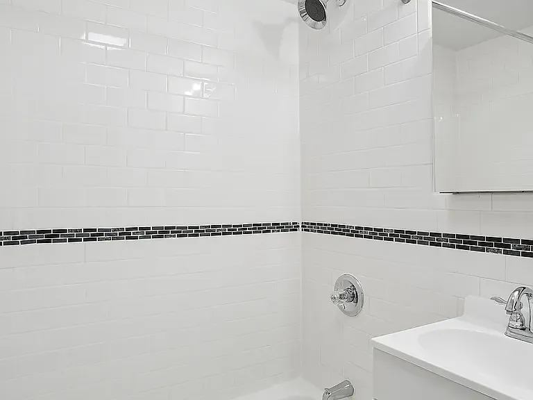 403 Henry St #1 — Photo 13