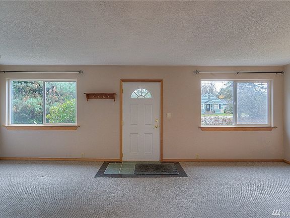 5th image of 2312 Jackson Ave NW