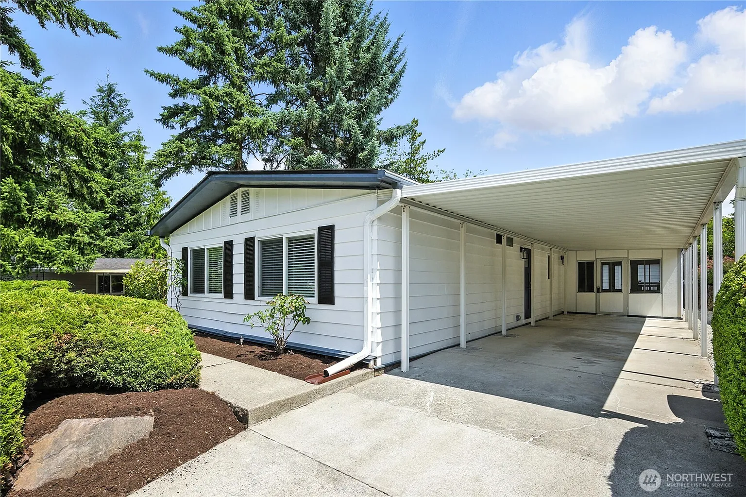 17224 Woodcrest Drive NE photo 1