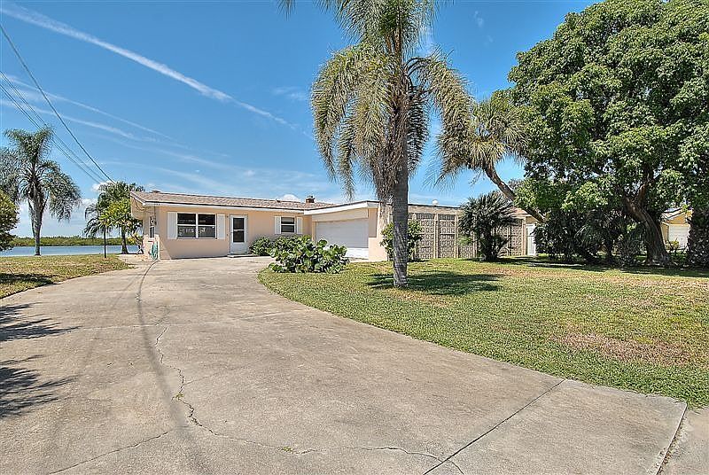 2nd image of 593 Capri Rd