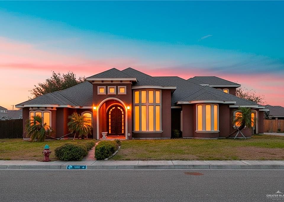 1st image of 1502 Eucalyptus St