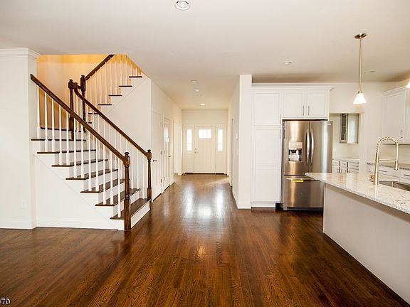 5th image of 15 Marshall St