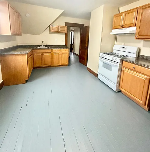 94 Hobart St #3 Photo 1