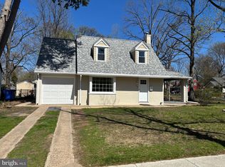 616 Chestnut St, Palmyra, NJ 08065