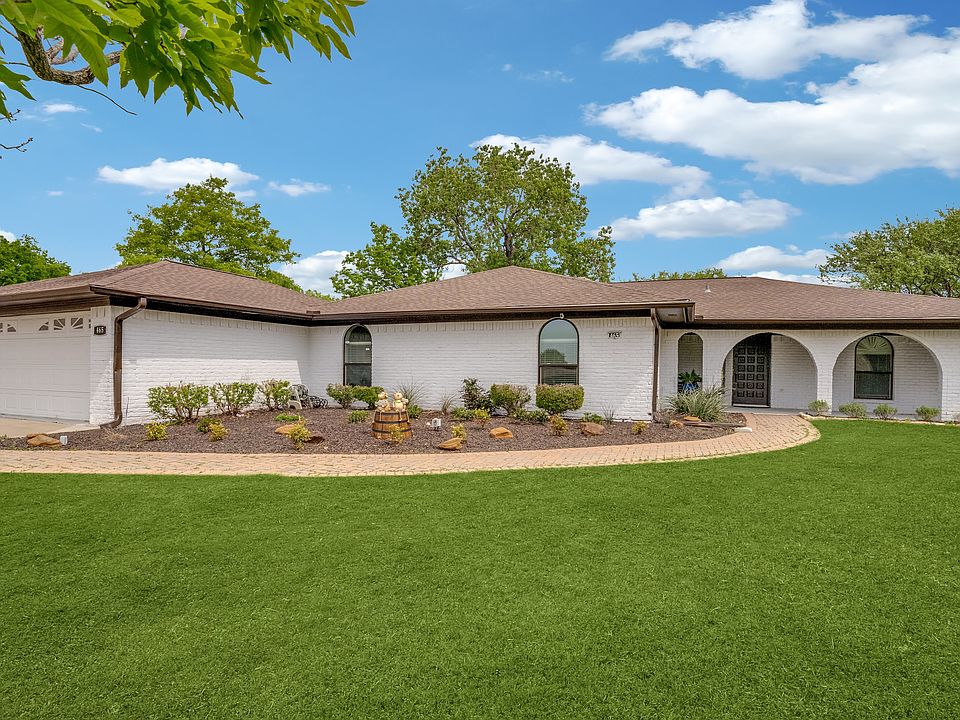 1st image of 465 Peninsula Dr