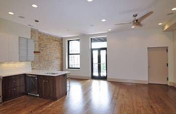 2nd image of 1472 N Milwaukee Ave