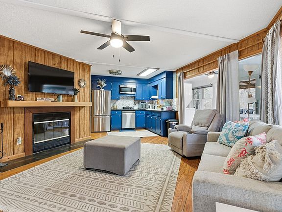 2nd image of 215 Nature Ln