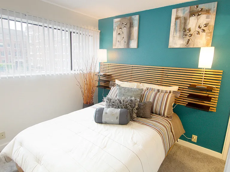 Monticello Apartments — Photo 36