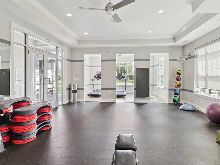 Avanti Luxury Apartments — Photo 16